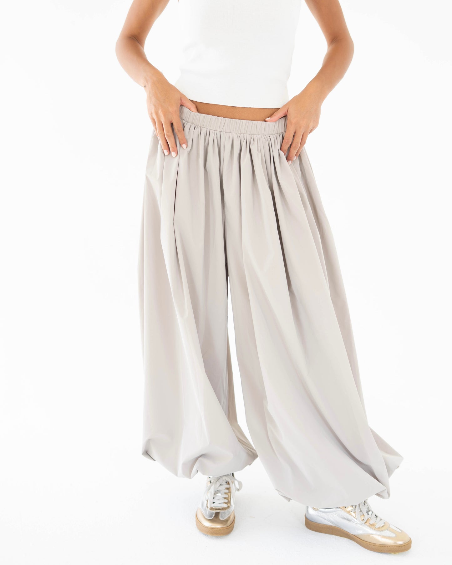 Balloon Pants in Grey - Women