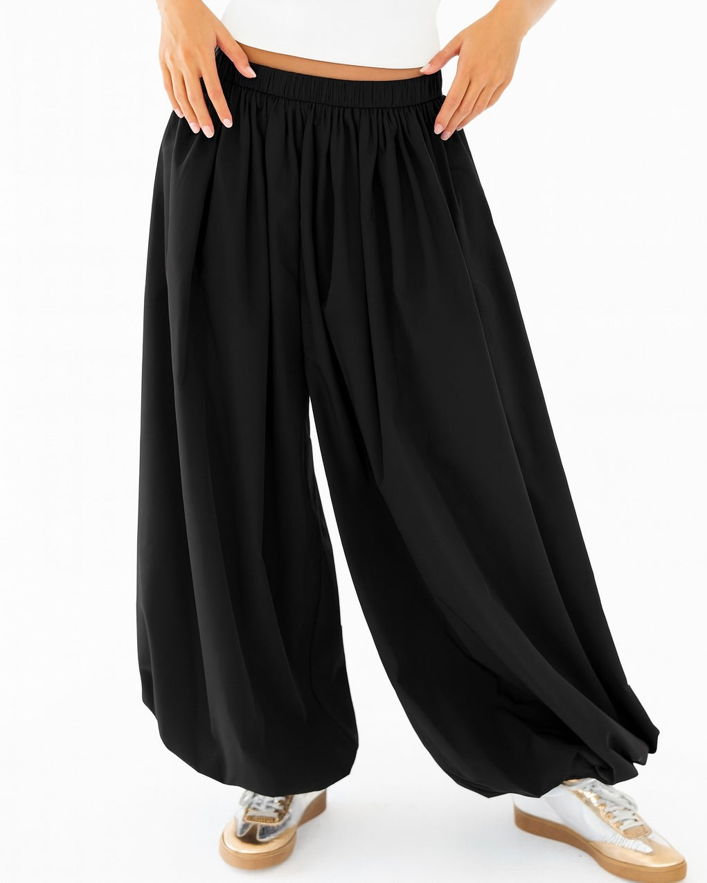Balloon Pants in Black - Women